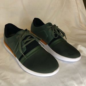 Under Armour Runaway Low Sneakers *flaw see photos